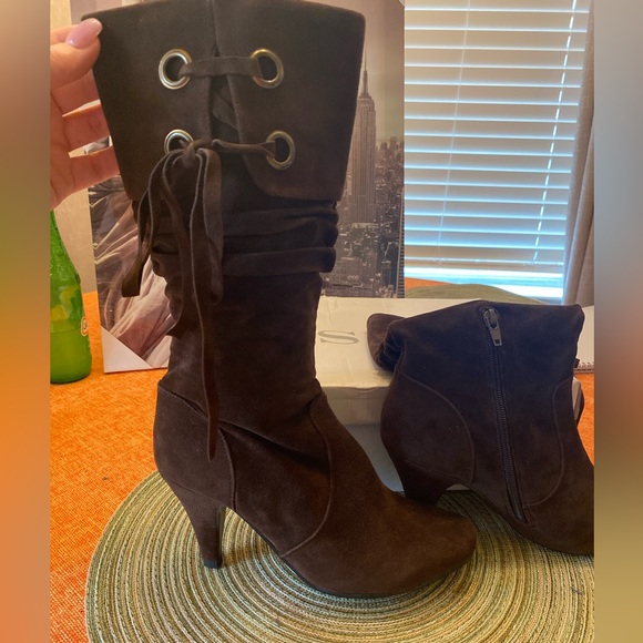 Genuine leather brown suede boots. - Picture 5 of 10